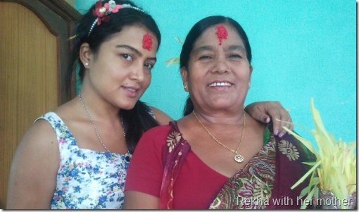 rekha_thapa_with_mother