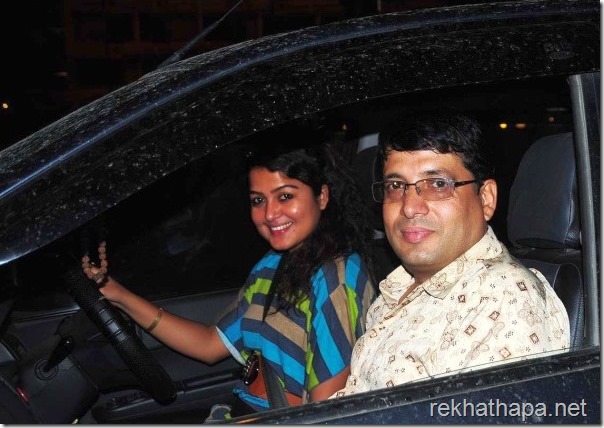 rekha-and-chhabi-in-the-car