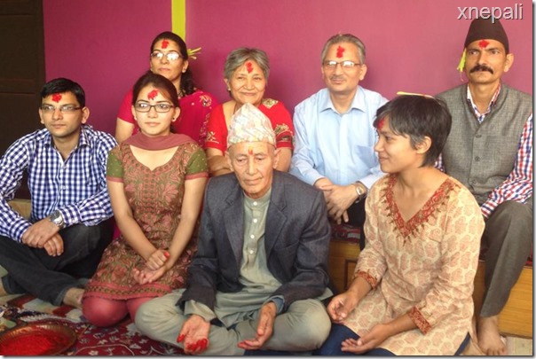 Nepal & Nepaliex-pm-Baburam-bhattarai-and-his-family.jpg